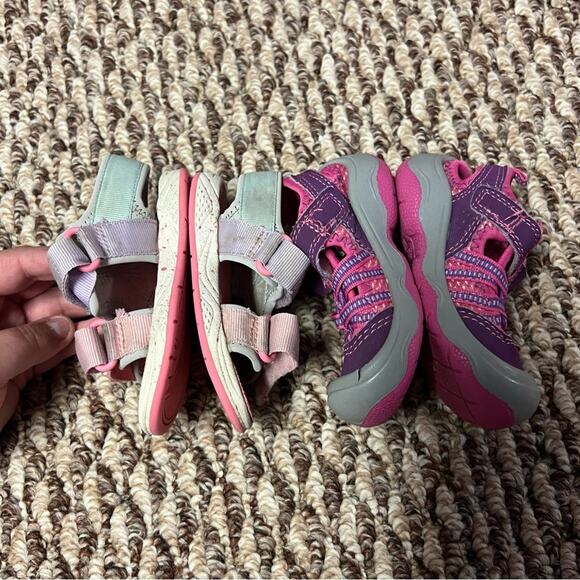 LOT of 2 Baby Girl Size 5 Sandals Secure Strap Water Friendly Play Shoes - Picture 5 of 7